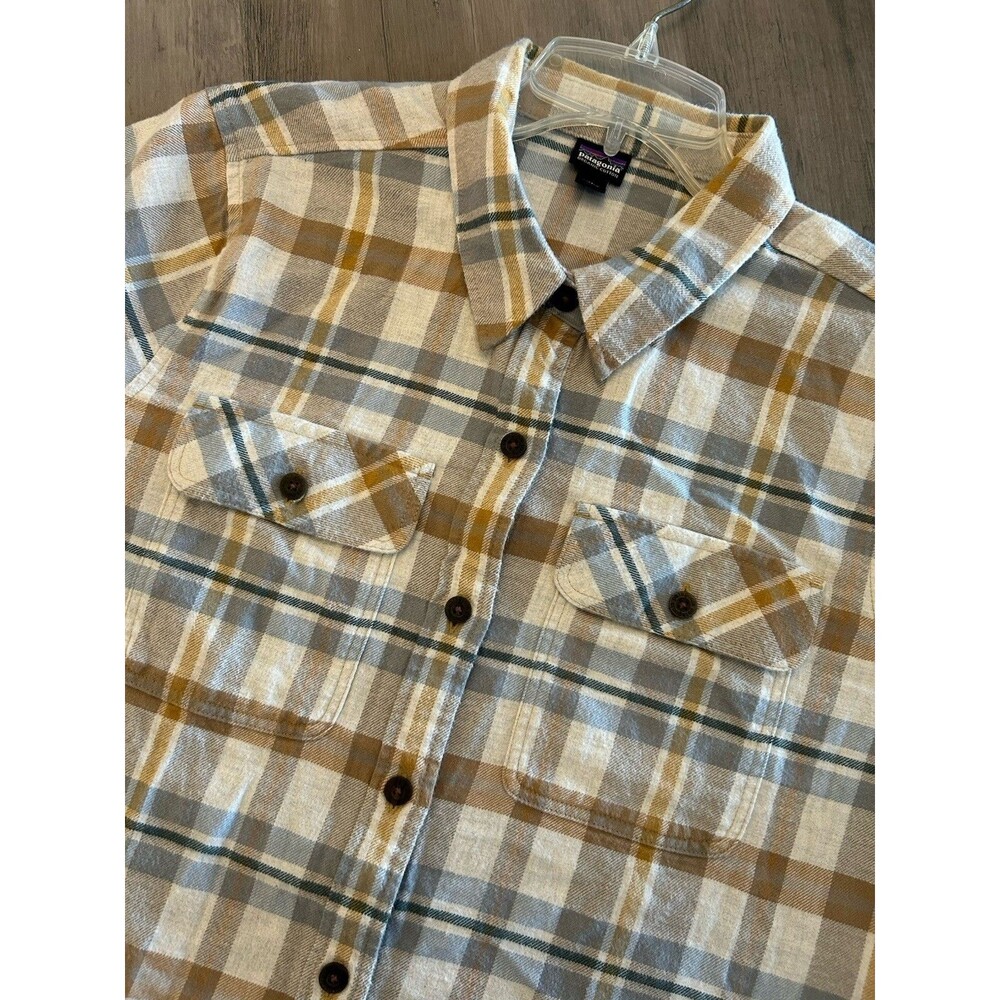 Patagonia Men’s Organic Cotton Button Up Shirt Flannel Plaid Long Sleeve Size M